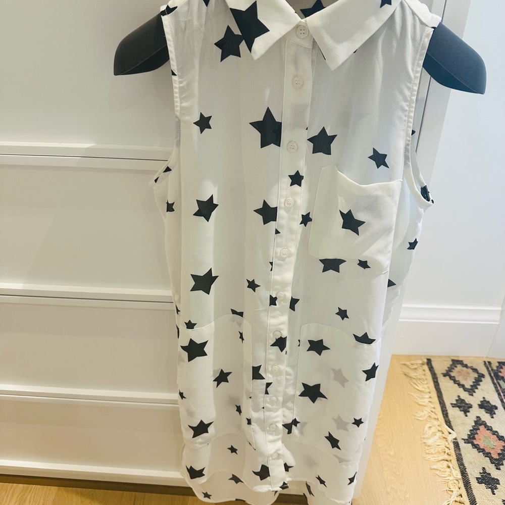 re:named White Top with Black Star Design